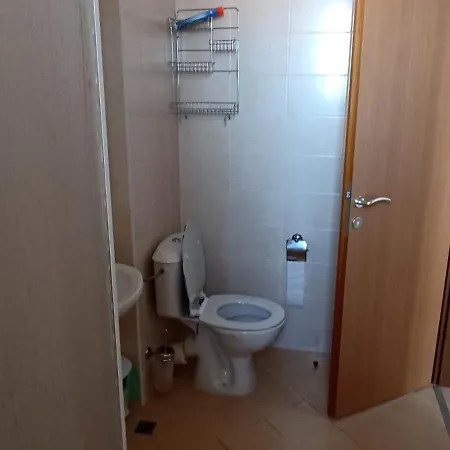Апартамент Cozy With Sea View And Free Parking Поморие