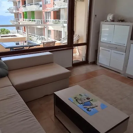 Cozy With Sea View And Free Parking Apartment *
