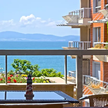 Cozy With Sea View And Free Parking Apartment *