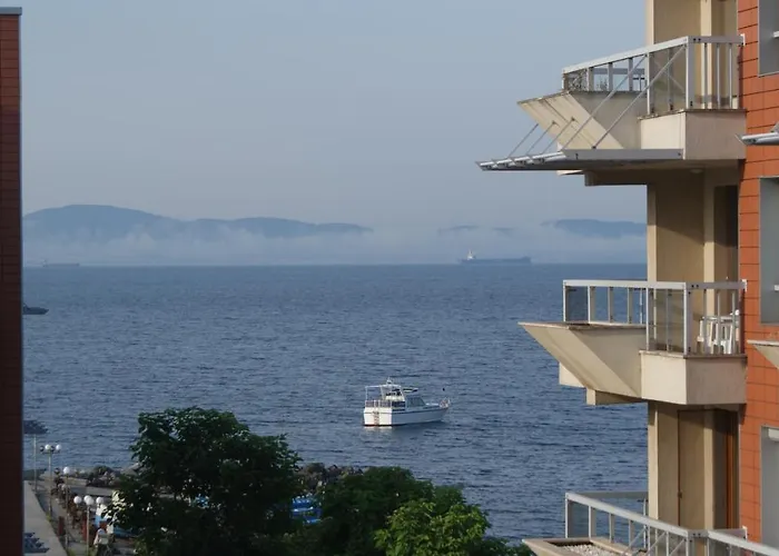 Cozy With Sea View And Free Parking 帕莫瑞