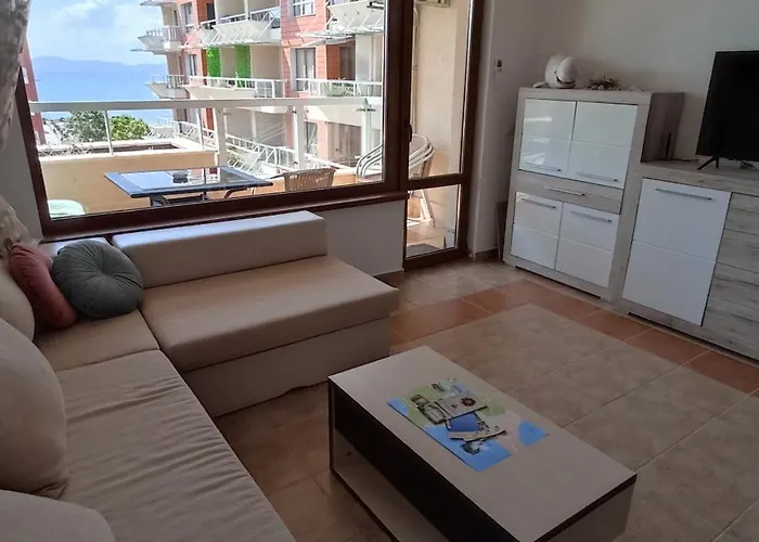 Cozy With Sea View And Free Parking 公寓 *
